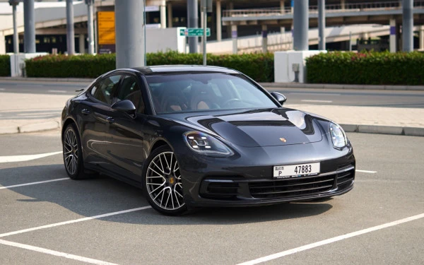 Porsche Panamera 4