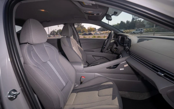  Grey Hyundai Elantra Photo 