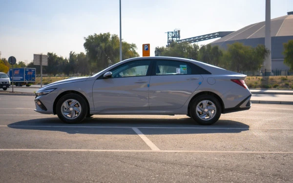  Grey Hyundai Elantra Photo 