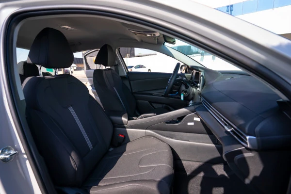  Grey Hyundai Elantra Photo 