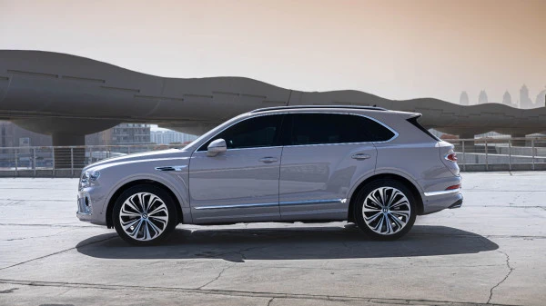  Beige Bentley Bentayga Photo 