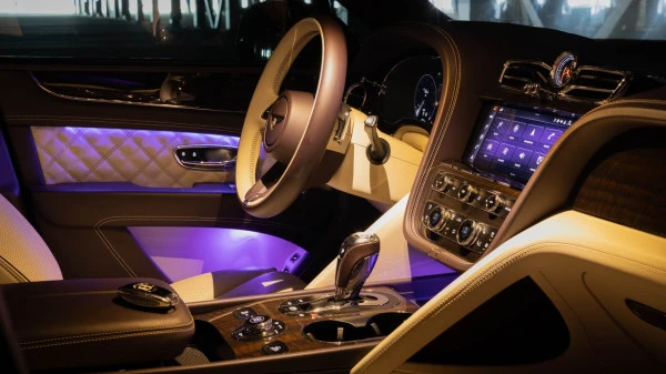  Beige Bentley Bentayga Photo 