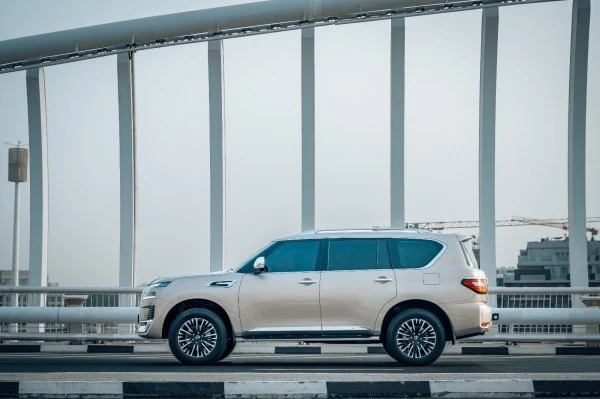  Beige Nissan Patrol Platinum V6 Photo 