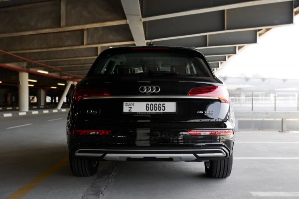  Black Audi Q5 45 TFSI quattro Photo 
