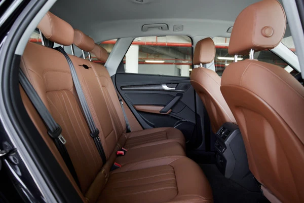  Black Audi Q5 45 TFSI quattro Photo 