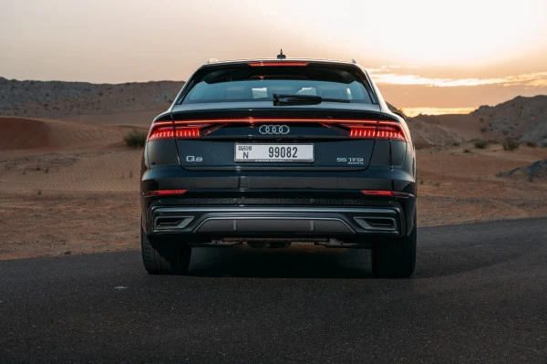  Black Audi Q8 Photo 