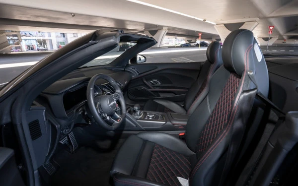 Black Audi R8 Spyder Photo 