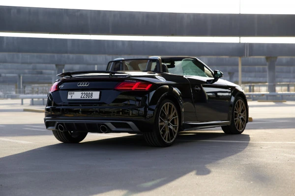  Black Audi TT Photo 