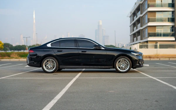  Black BMW 520i Photo 