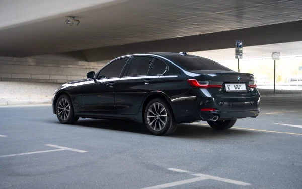  Black BMW 318i Photo 