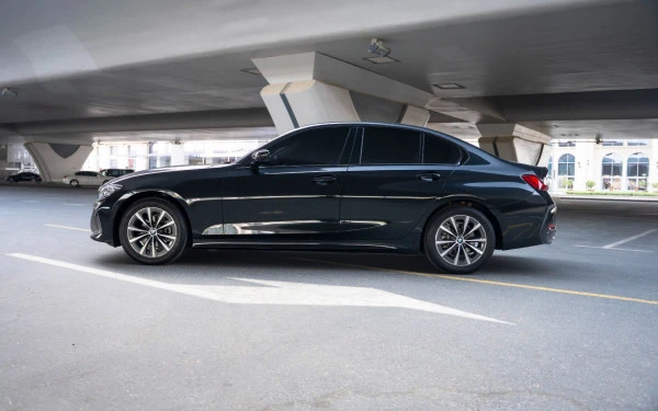  Black BMW 318i Photo 