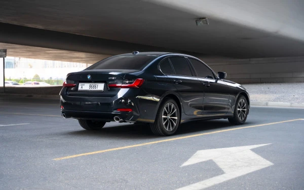  Black BMW 318i Photo 