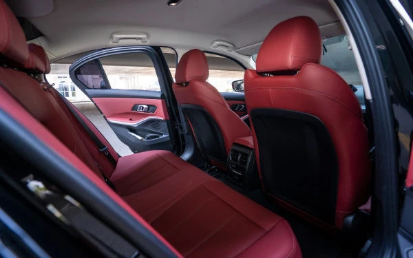  Black BMW 318i Photo 