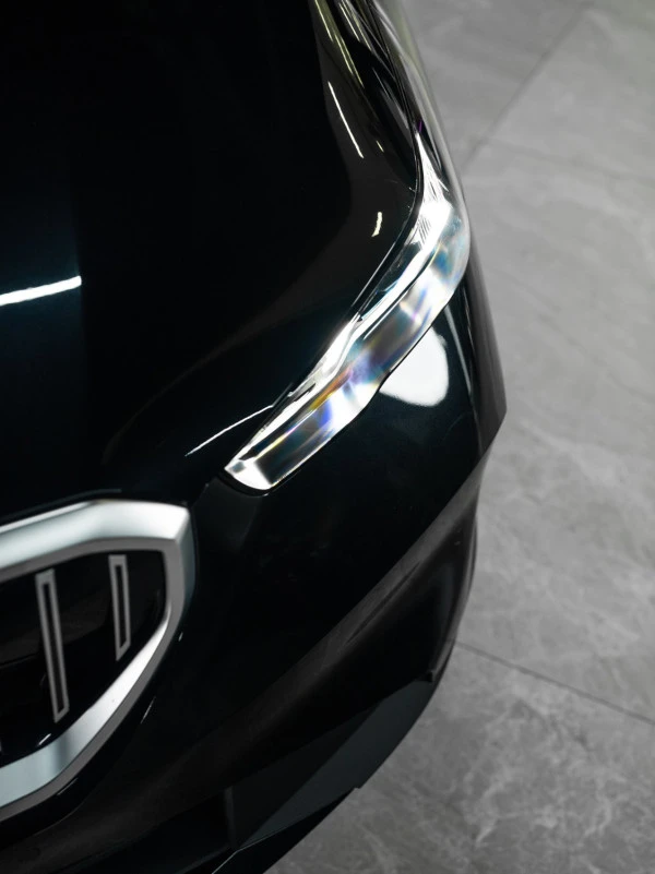  Black BMW 520i Photo 