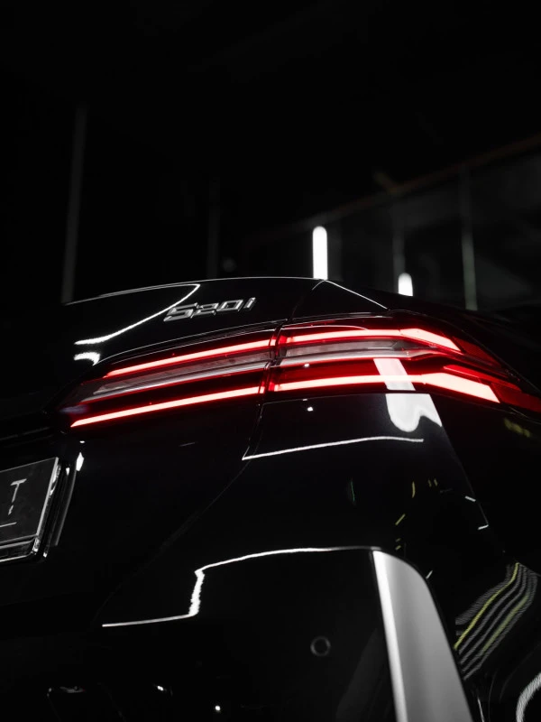  Black BMW 520i Photo 