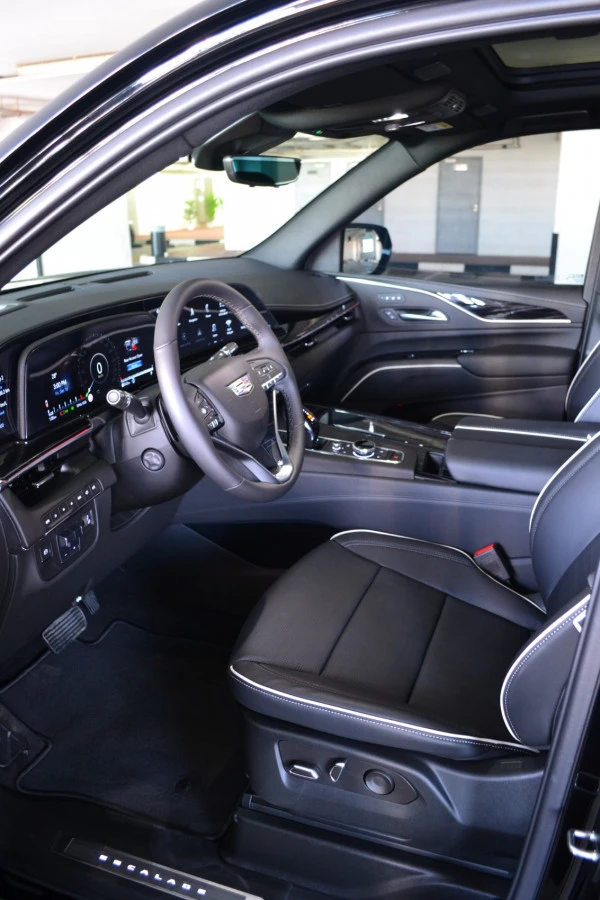  Black Cadillac Escalade Photo 