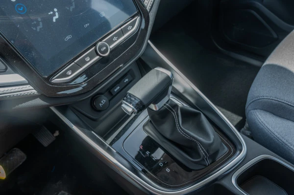  Black Chevrolet Captiva Photo 