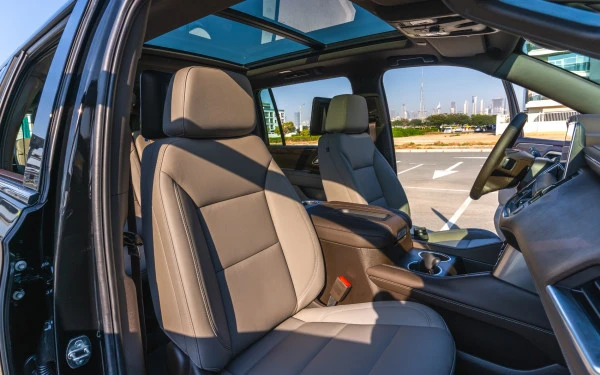  Black Chevrolet Suburban Photo 