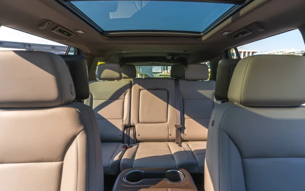  Black Chevrolet Suburban Photo 