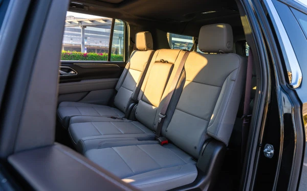  Black Chevrolet Suburban Photo 