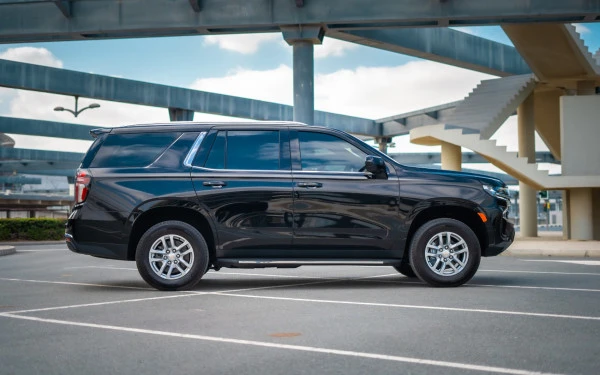  Black Chevrolet Tahoe Photo 