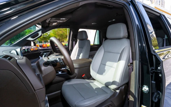  Black Chevrolet Tahoe Photo 