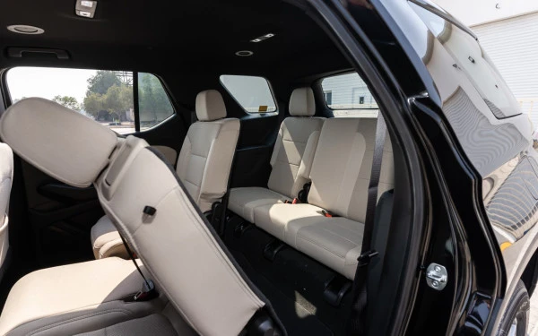  Black Chevrolet Traverse Photo 