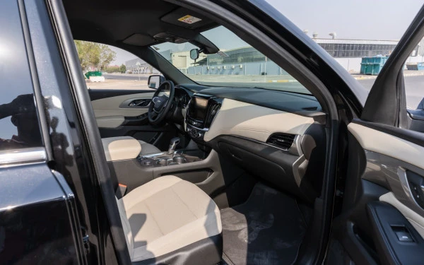  Black Chevrolet Traverse Photo 