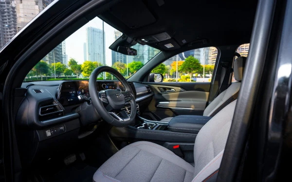  Black Chevrolet Traverse Photo 