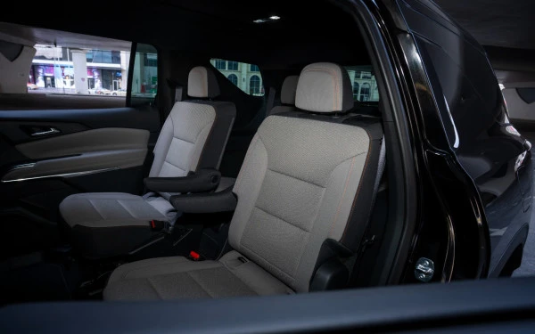  Black Chevrolet Traverse Photo 