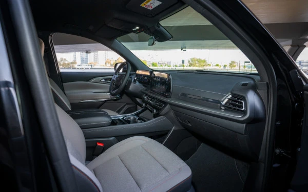  Black Chevrolet Traverse Photo 