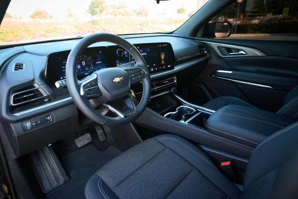  Black Chevrolet Traverse Photo 