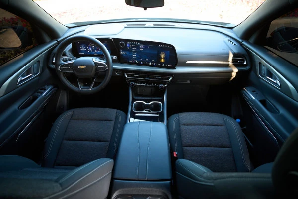  Black Chevrolet Traverse Photo 