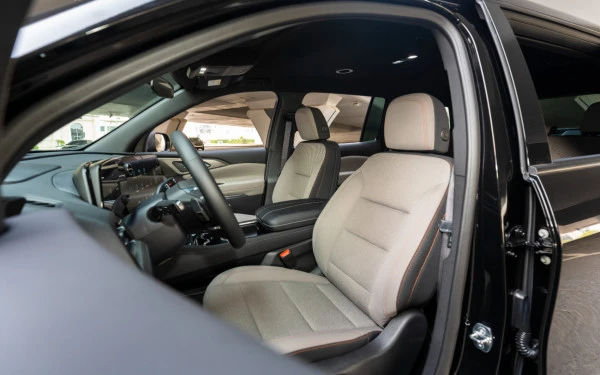  Black Chevrolet Traverse Photo 