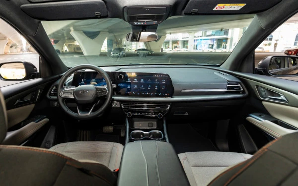  Black Chevrolet Traverse Photo 