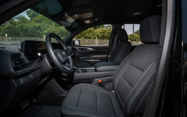  Black Chevrolet Traverse Photo 