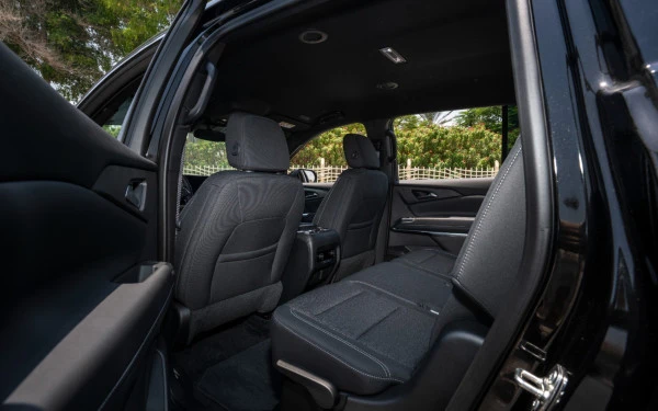  Black Chevrolet Traverse Photo 