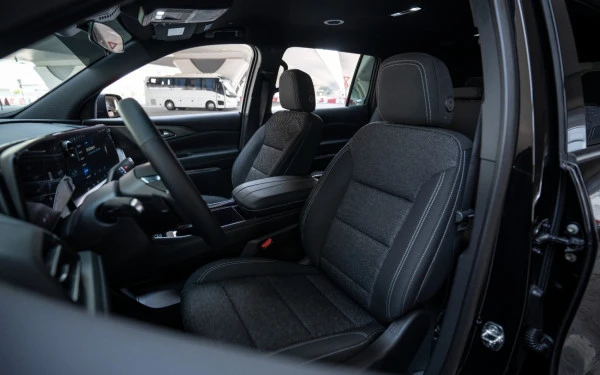 Black Chevrolet Traverse Photo 