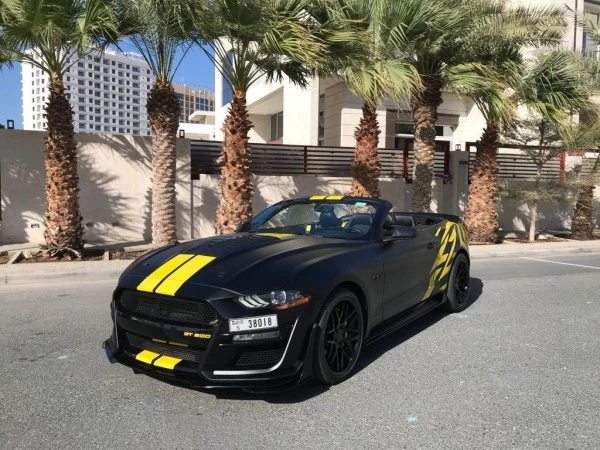  Black Ford Mustang V8 cabrio Photo 