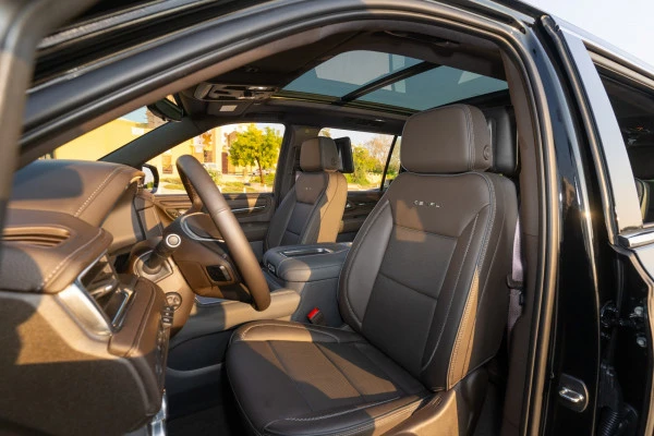  Black GMC Yukon XL Photo 