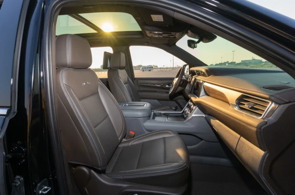  Black GMC Yukon XL Photo 