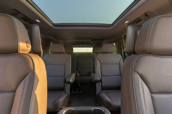  Black GMC Yukon XL Photo 