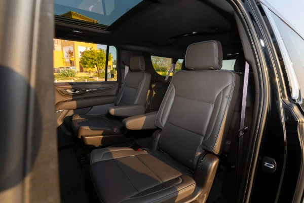  Black GMC Yukon XL Photo 