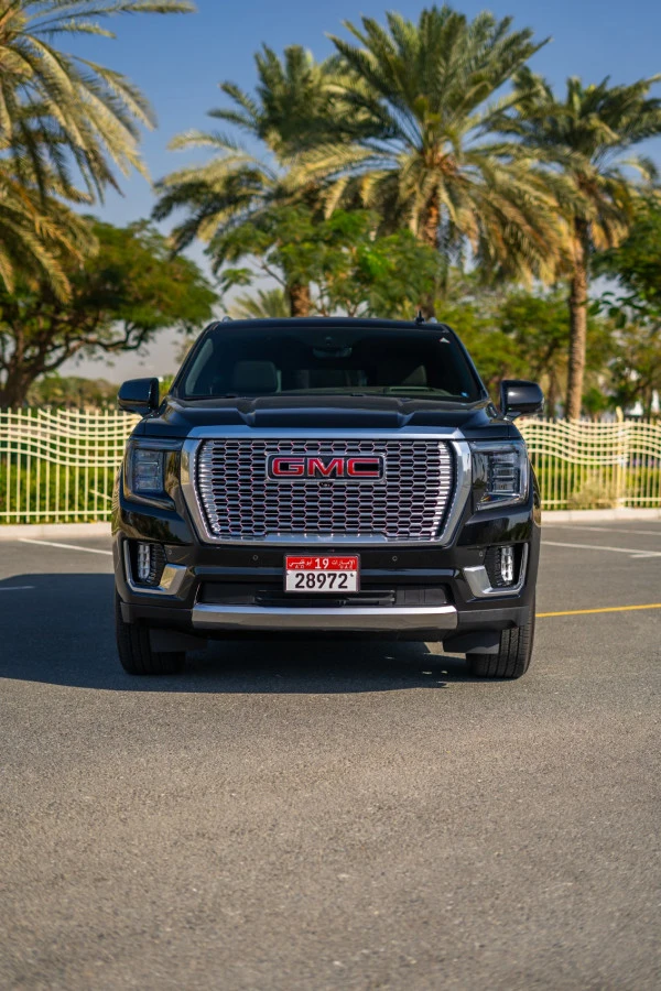  Black GMC Yukon Denali Photo 