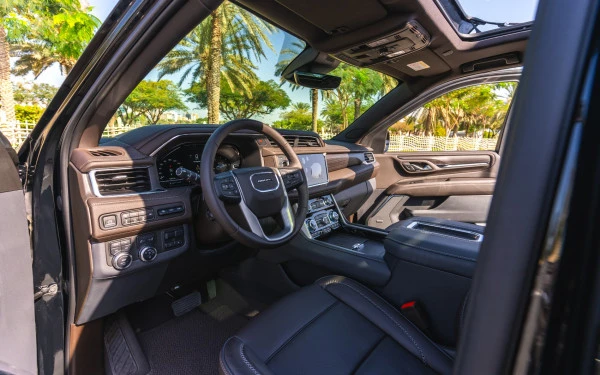  Black GMC Yukon Denali Photo 