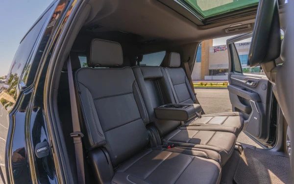  Black GMC Yukon Denali Photo 