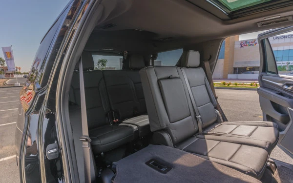  Black GMC Yukon Denali Photo 