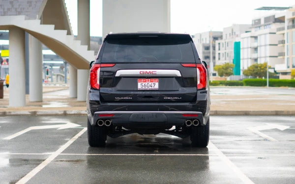  Black GMC Yukon Denali Photo 