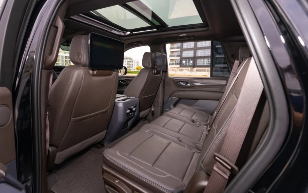  Black GMC Yukon Denali Photo 