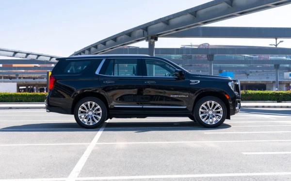  Black GMC Yukon Denali Photo 